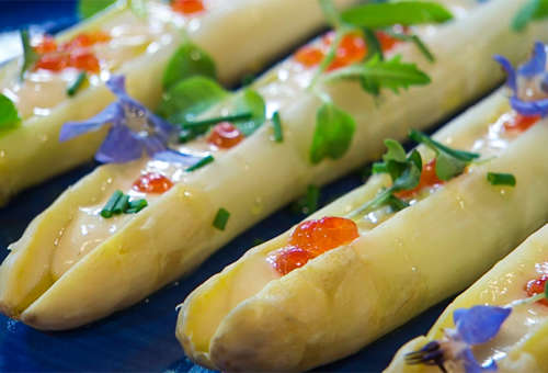 Белая спаржа с анчоусами и майонезом