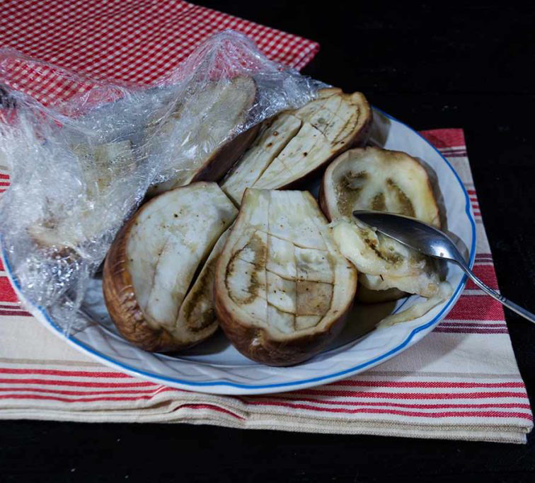 Баклажаны фаршированные белым тунцом